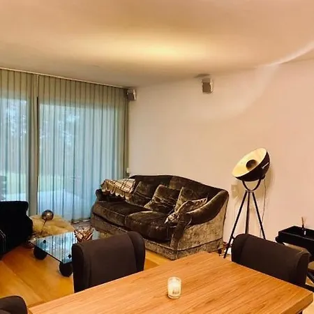 Alp In/ski Out - 4.5 Zimmerwohnung Für Max. 7 Personen Apartment Laax